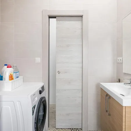 Apartment Espacioso 3 Hab Dobles 2 Banos, Junto Ayuntamiento *